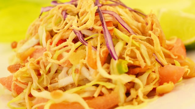 Ginger Salad (Gin Thote).